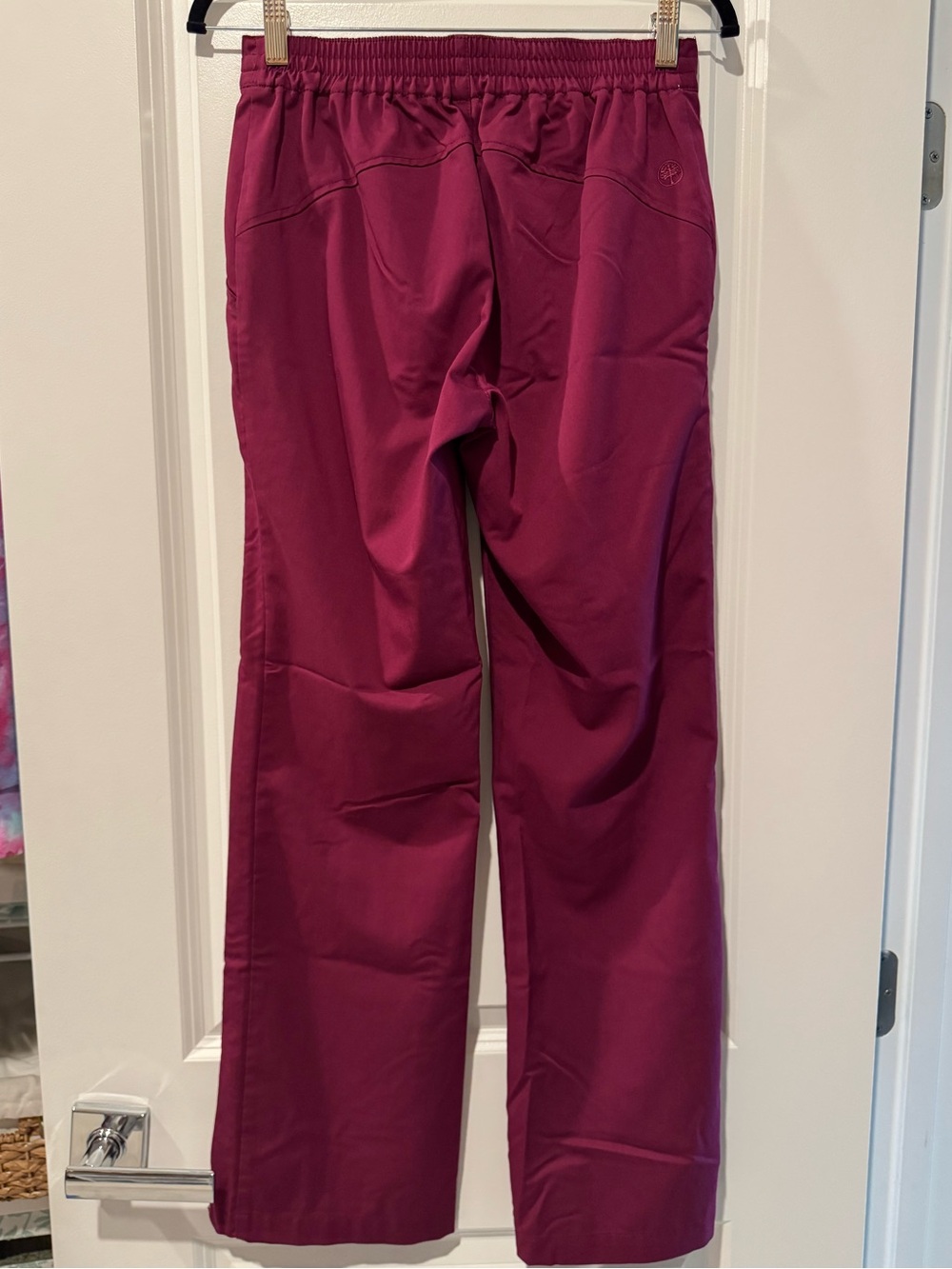 XS 2Pc Scrub Set Healing Hands Wine - Picture 8 of 12